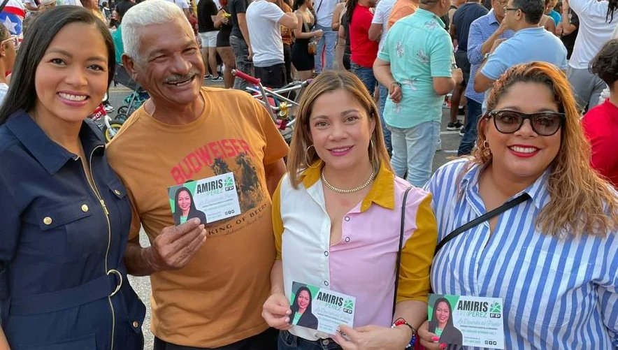 Perezamiris's tweet photo. Participación de la Pre-candidat@ a diputa de ultramar AmirisPerez en el Festival Latino en Newark, New Jersey, siempre apoyando a la diaspora dominicana. (3)
##AmirisPerezDiputada2024 #ultramar #diputada #fuerzadelpueblo #fpflorida #FPComunica #leonelfernandez https://t.co/wqYOeAd7ny