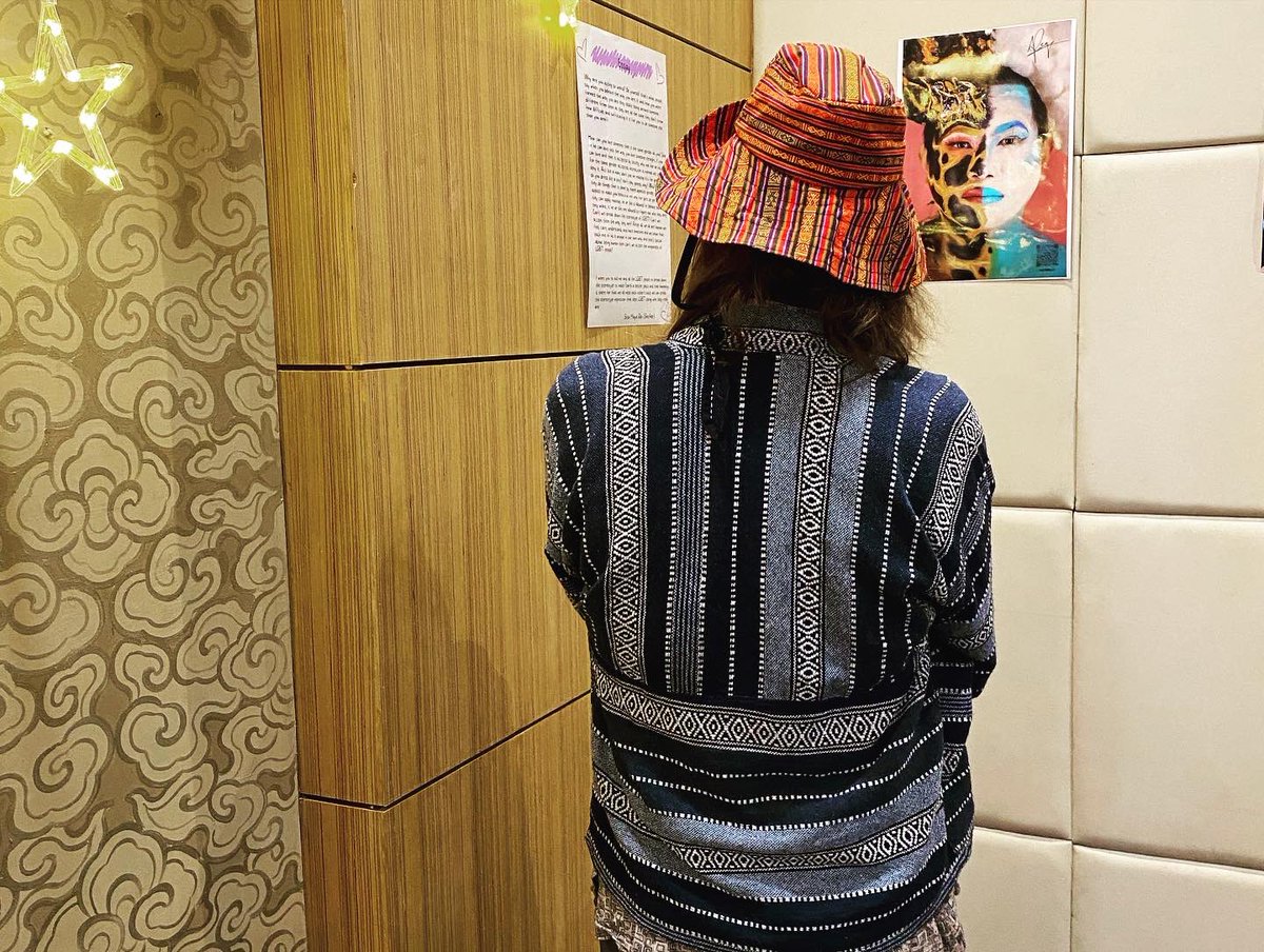 OUT OF CLOSET : No More Queer Cliches Art Exhibition 

💜💚💙🧡❤️🖤 🎭🎨

🎈 As part of Shift campaign by Queer Voices of Bhutan, we held a Queer Exhibition showcasing the artwork of participants who had enrolled in our online competition.