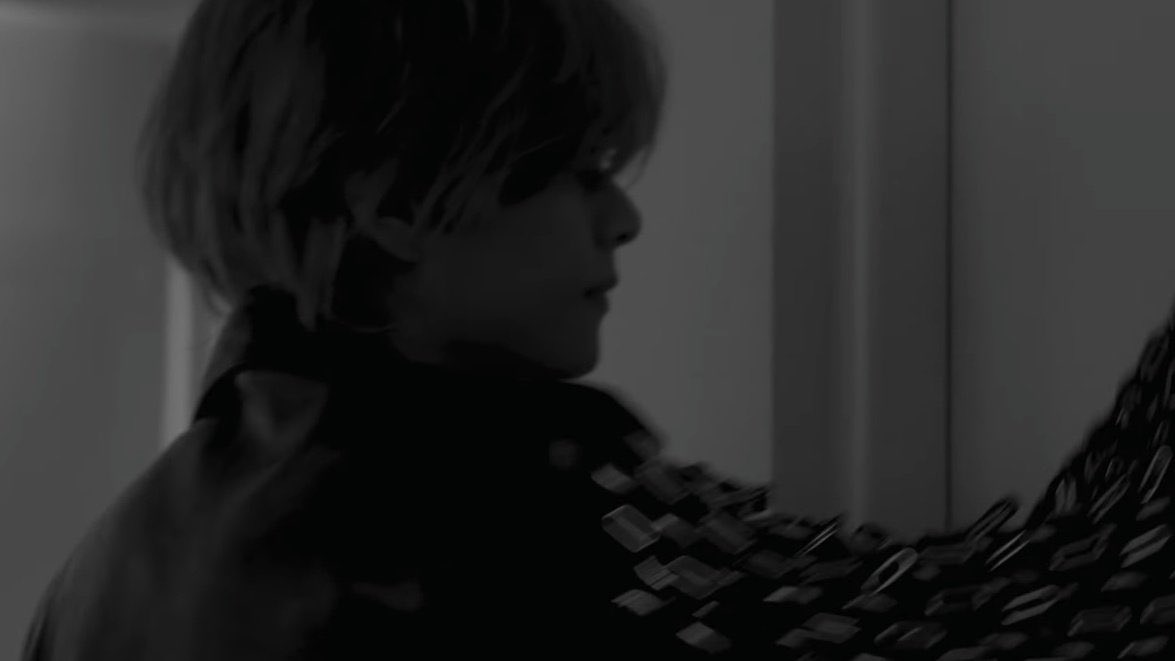 dadaxjm's tweet image. เดาๆนะ เอมวี blue น่าจะมีนางเอก (?) เพราะสองเพลงที่แล้วก็เพ้อคถเธอหมด แต่เพลงนี้แทมาเคาะห้องง้อเธอละ ชั้นว่านางเอกน่าจะเป็นหมาถ่าน