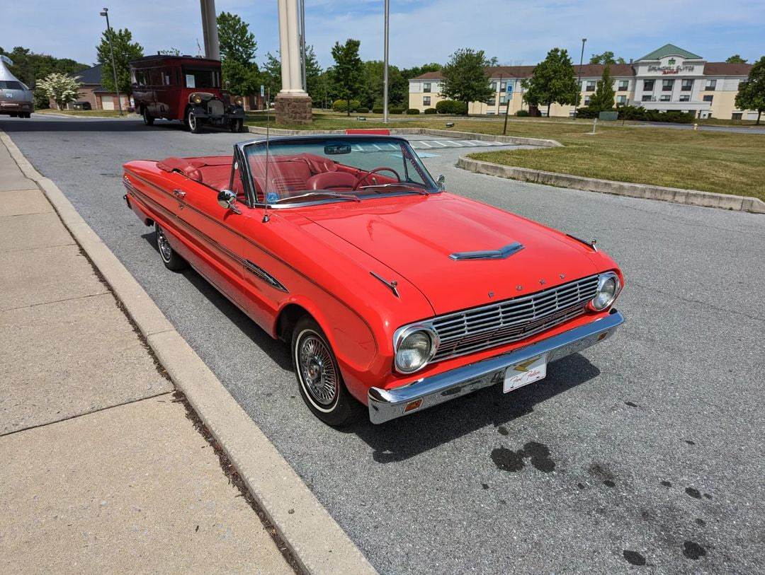 Xuemei52000's tweet photo. 1963 Ford Falcon 🎉🎉🎉

#fordperformance #dodgecharger #hellcat #carphotography #moparnation #c #corvette #mustangsofinstagram #shelby #pontiac #mustangs #camaross #scatpack #fordracing #ss #supercharged #carlifestyle #chevycamaro #racecar #musclecarzone #ls #classic https://t.co/1TUn5nnpDY