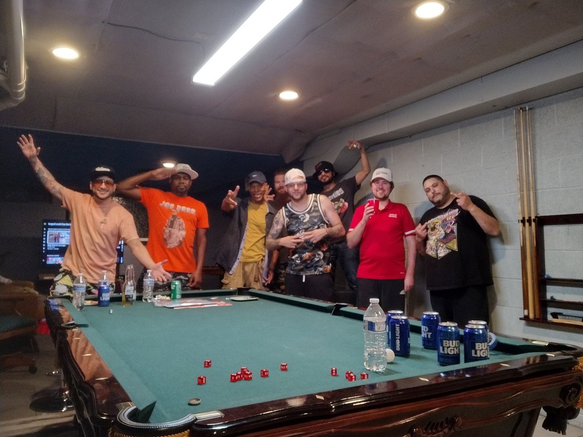 Had an amazing time in Vegas this weekend drafting and chopping it up with <a href="/FFhustler420/">Alex 420 Crew</a> and crew! One for the books with some of the sharpest FF minds out there🍻👊
