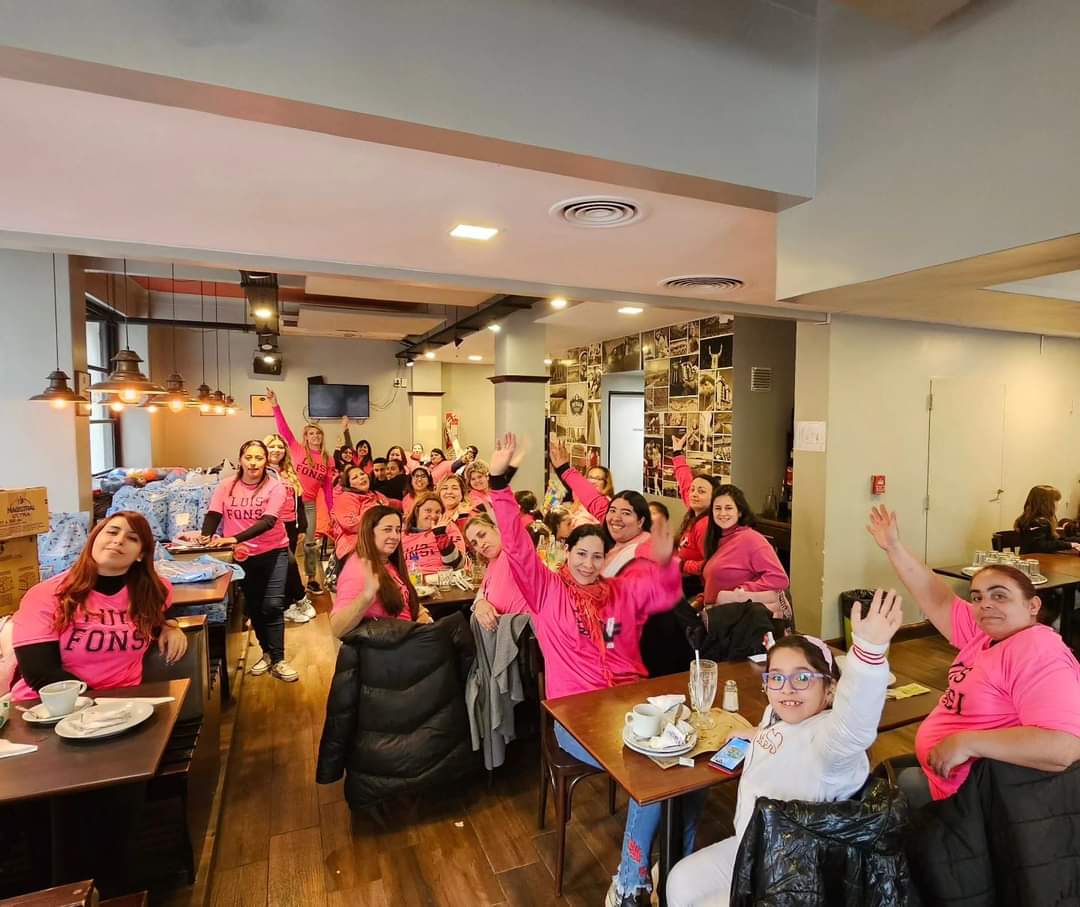 Reunión y campaña solidaria del mes festejando  el día de la niñez <a href="/Fonsisangels/">Fonsi's Angels Arg</a> <a href="/LuisFonsi/">Luis Fonsi</a>