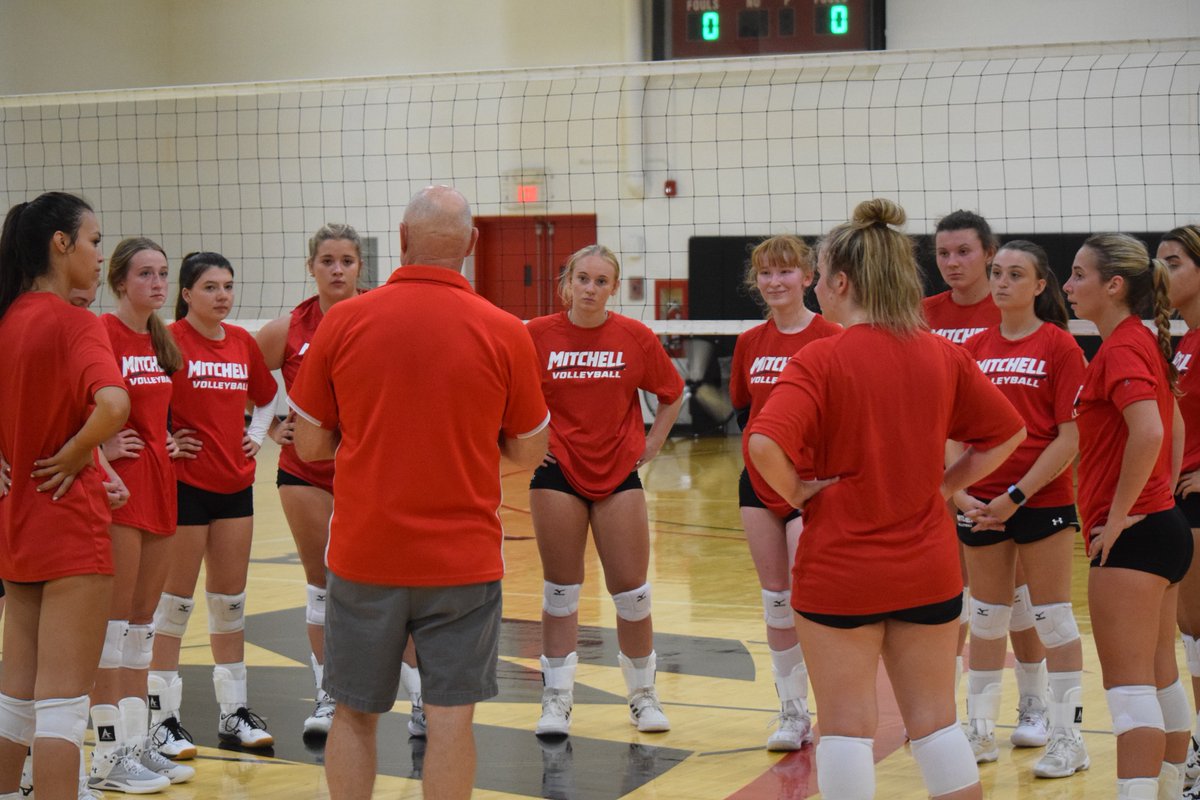 AthleticsMC's tweet photo. It's the first Monday of the fall preseason down on the New London coast, and the Mariners are busy putting in the work grinding away‼️💪 Only 11 days until men's and women's soccer play their season opening games and the fall season is officially underway...⏰ #GoMariners https://t.co/TwgYALFbD4