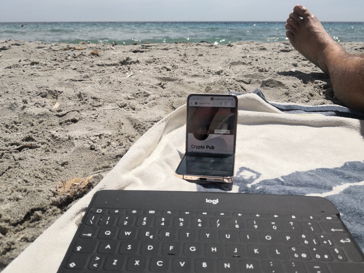 WolfofBallaro's tweet photo. Si lavora per il #CryptoPub anche dall'altra parte del mondo 🇨🇺🍹

Siete pronti per la seconda stagione? Iniziamo il 26 Settembre alle 20.30 con uno straordinario ospite 👀 

Vi voglio carichi 🔥 https://t.co/psdZgRUHWm