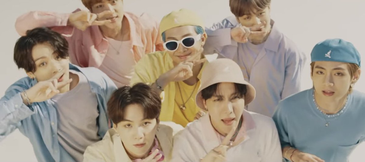 tracklist's tweet photo. “Dynamite” - BTS 
21/08/2020 https://t.co/2HcZxTx070