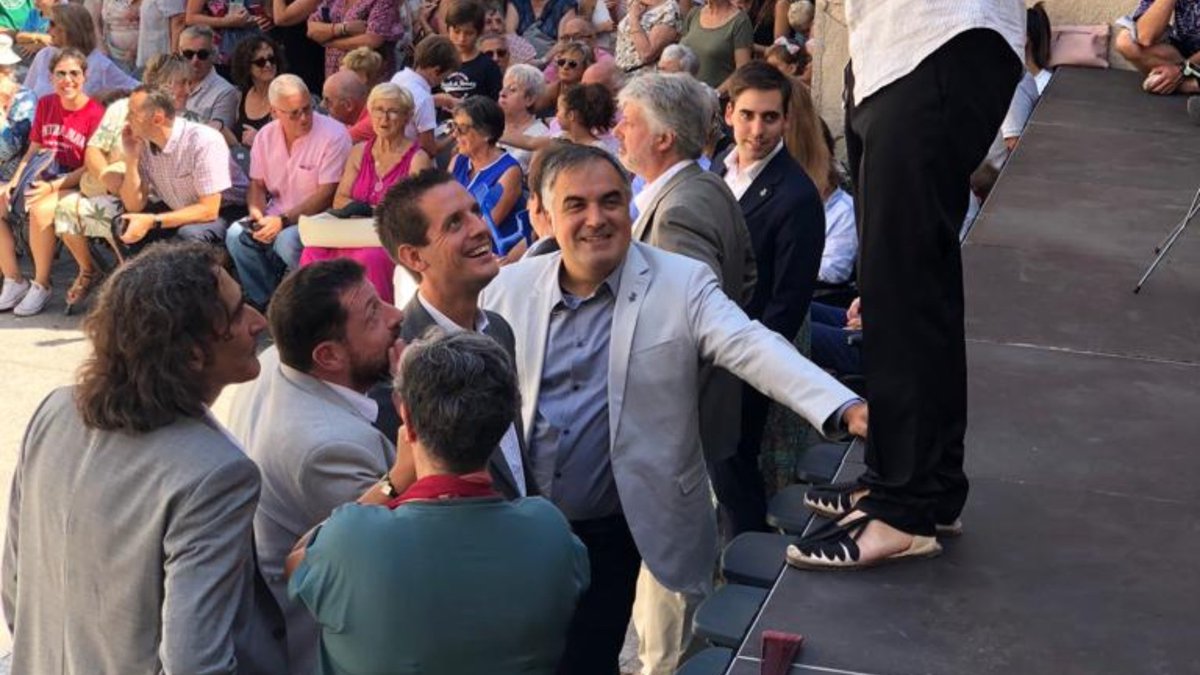 dansacastell's tweet photo. Avui us parlem del Consell, l'òrgan encarregat de la gestió i organització de la Dansa i el Ball del Ciri. El formen diverses persones i hi podem trobar dansaires, músics, modistes, dissenyadors, periodistes... https://t.co/KT8Tob25L7