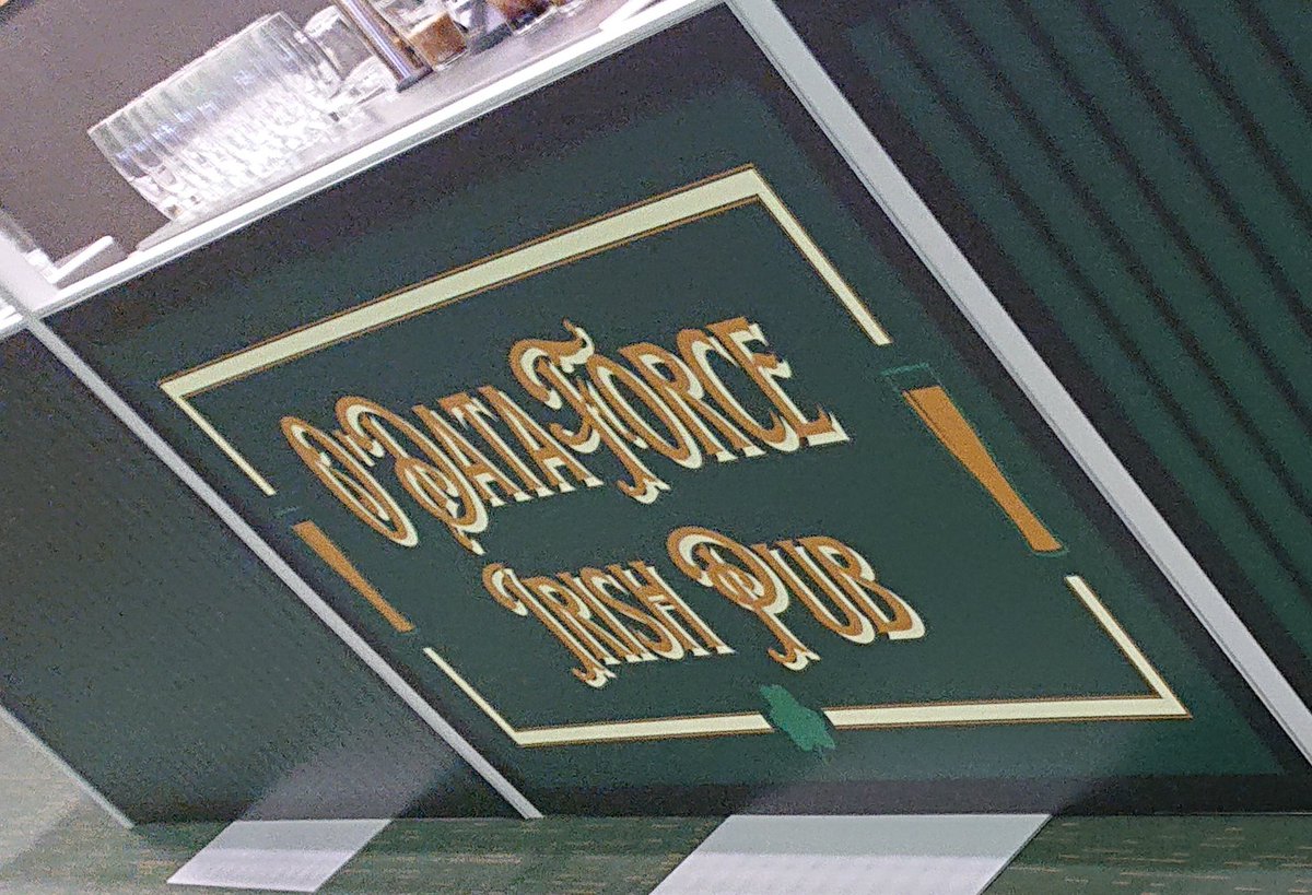 uboku123's tweet image. #Interspeech
会場にバーがあるのだ。飲み放題のだ？