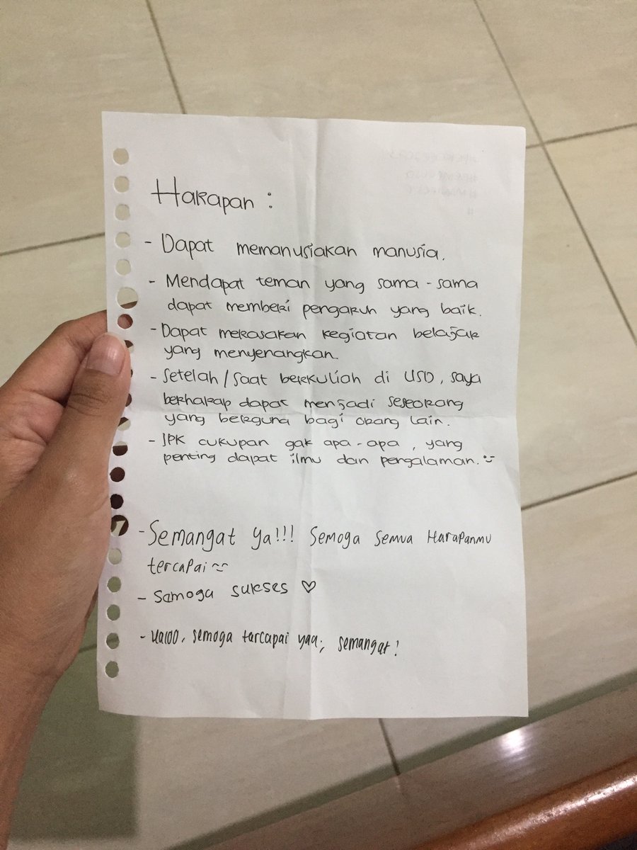 caramelizedta's tweet photo. christina octavianti - kelompok 1 adam smith
seneng deh dikasih semangat gini sama temen-temen hihihi๐คฉโจ
#day1pekafe #bemfeusd #bergerakgalipotensisiapkanmasadepan #manifest https://t.co/QF10j6iU8x