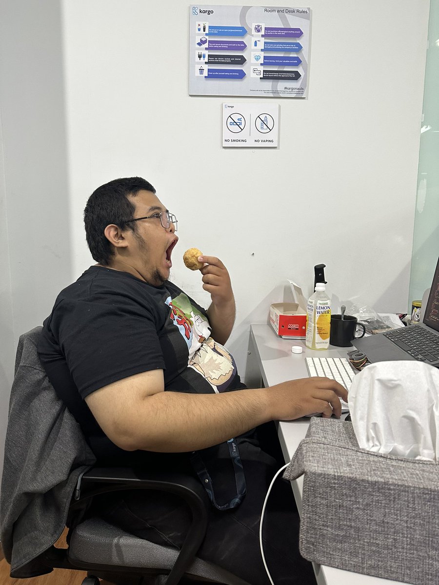 rohanagarwals's tweet photo. stress eating and startups https://t.co/U5QxjQnzOX