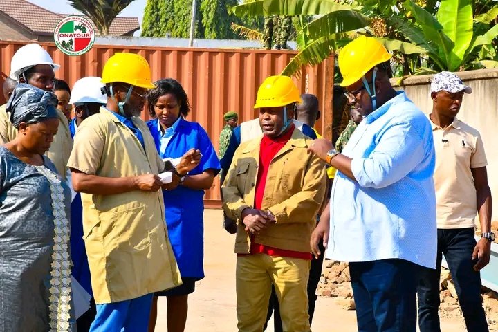 MagazineJimbere's tweet photo. 📆 Lors d'une visite du Président @GeneralNeva à l’#Onatour ce 21 août 2023, le DG de l'Office national de la tourbe, Isidore Mbayahaga, a annoncé que "d'ici septembre 2023, la transformation de la #tourbe en #charbon sera effective au #Burundi"
✅ Le Président: "L'avancée des travaux pour l'atteinte de cet objectif est satisfaisante. Ce projet contribuera à la protection de l'#environnement, et des forêts en particulier"
📌 Les estimations des ressources en tourbe au Burundi s'élèvent à 57 millions de tonnes ▶️ https://t.co/loJsiKE5Qi