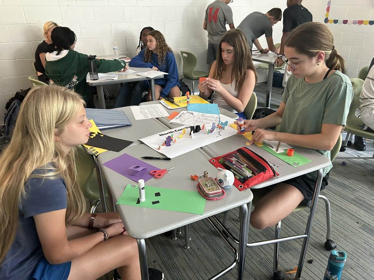 wkman3's tweet photo. Making 3D maps to review geography of NC! @PineHollowMS https://t.co/92E6QioFXP