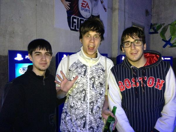 22Marcellinee's tweet photo. @LordVoldemort_S pero amigo, ¿Qué dices de este trio? https://t.co/wFMYd5uOc6