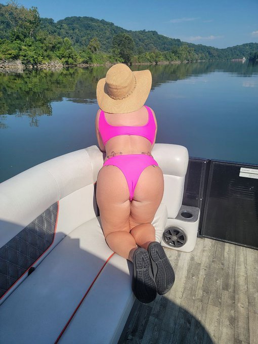 Just a Monday out on the boat. https://t.co/E1CJZr4NBz https://t.co/9v3Wm1jytd https://t.co/HiL9yGpn