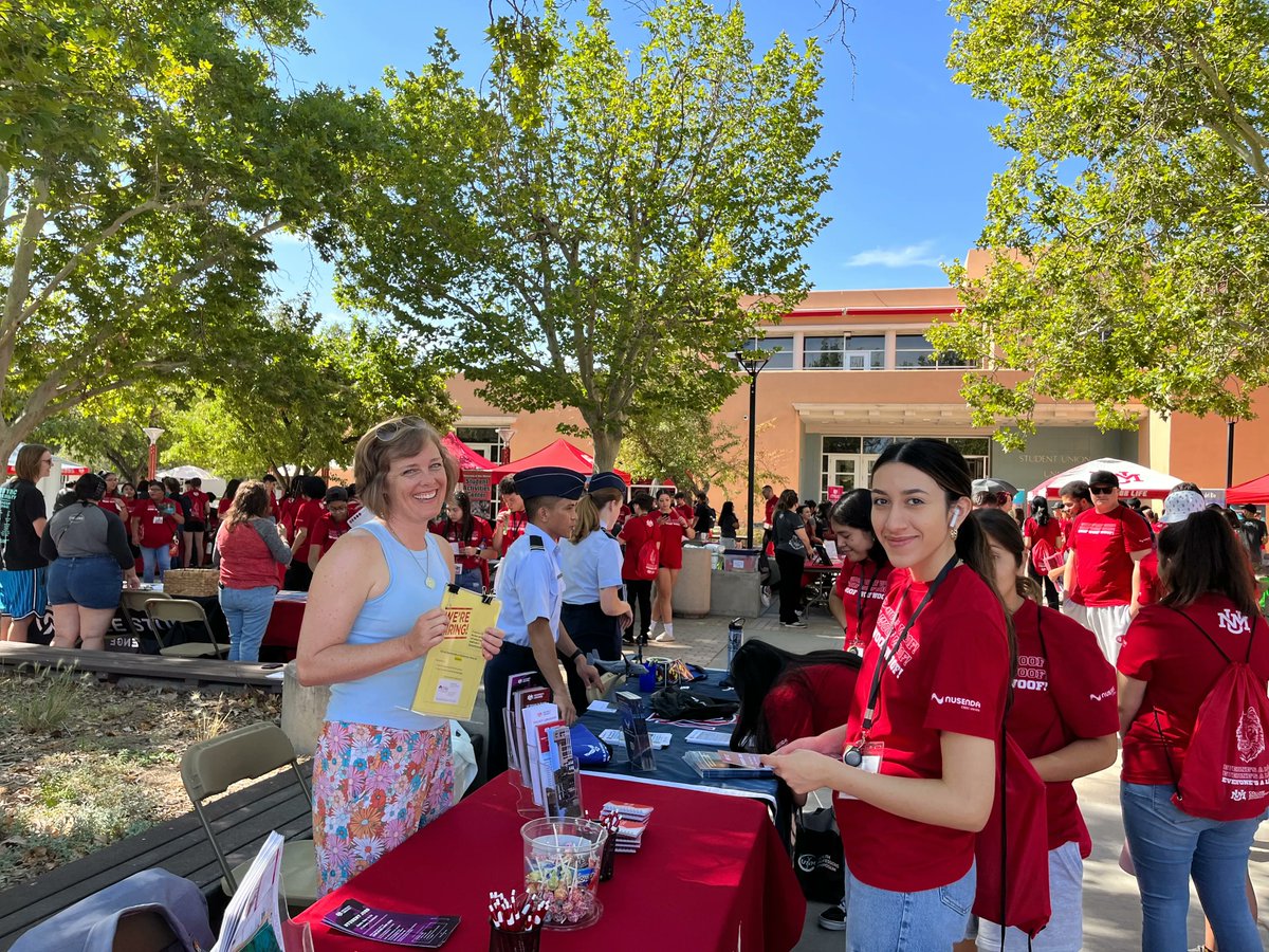 Come learn more about University Libraries at Departmental Welcome back Days today from 10 am - 2 pm!