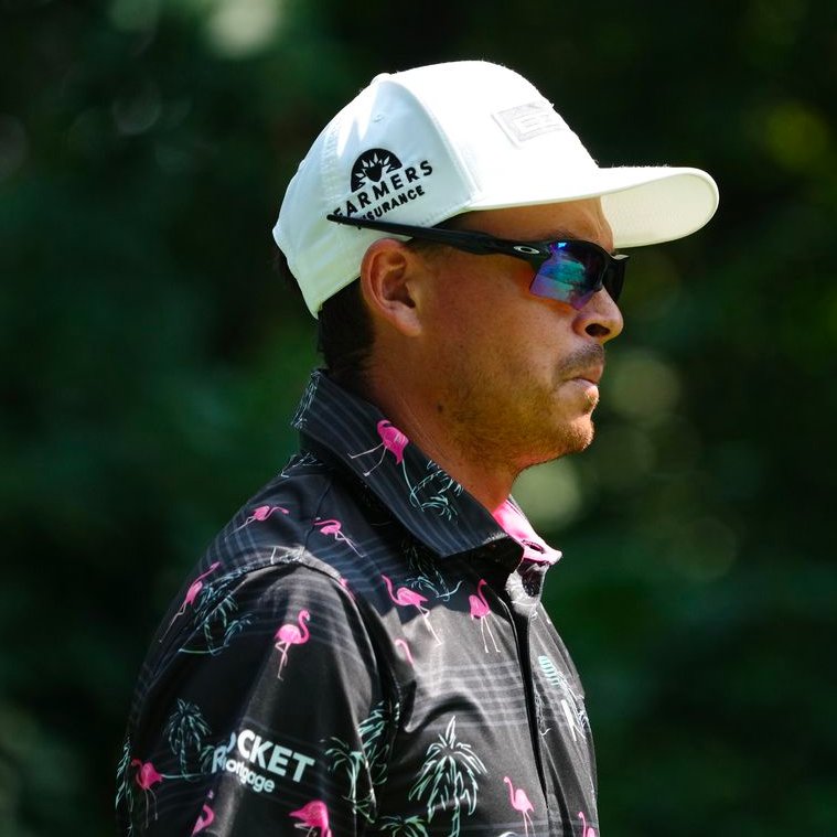 MyGolfSpy's tweet photo. 🆕 Palm Tree Crew x @PUMAGolf 🦩 

Rickie says flamingos are IN. 

You agree? 

Here's the drop: https://t.co/QUsdUPGMx4