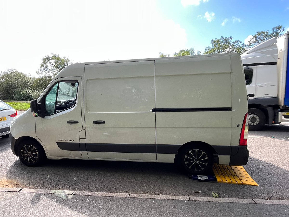This morning one of our #SCIU sergeants stopped a van containing a large shipment of 'coke'!! Fortunately it was Coca Cola, but the van was 45% over its maximum plated vehicle weight!! RPU issued a hefty fine to the driver & load transfered into another van! #teamwork 👍🏻 332