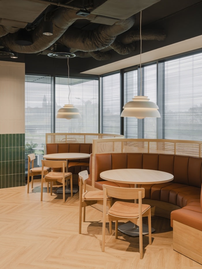 The Design Group created a warm and welcoming office space for <a href="/Zendesk/">Zendesk</a>  in Krakow, featuring a Danish city-inspired design that combines public and private areas, collaboration spaces, and an abundance of greenery.

Check out the full project here: officesnapshots.com/2023/08/21/zen…