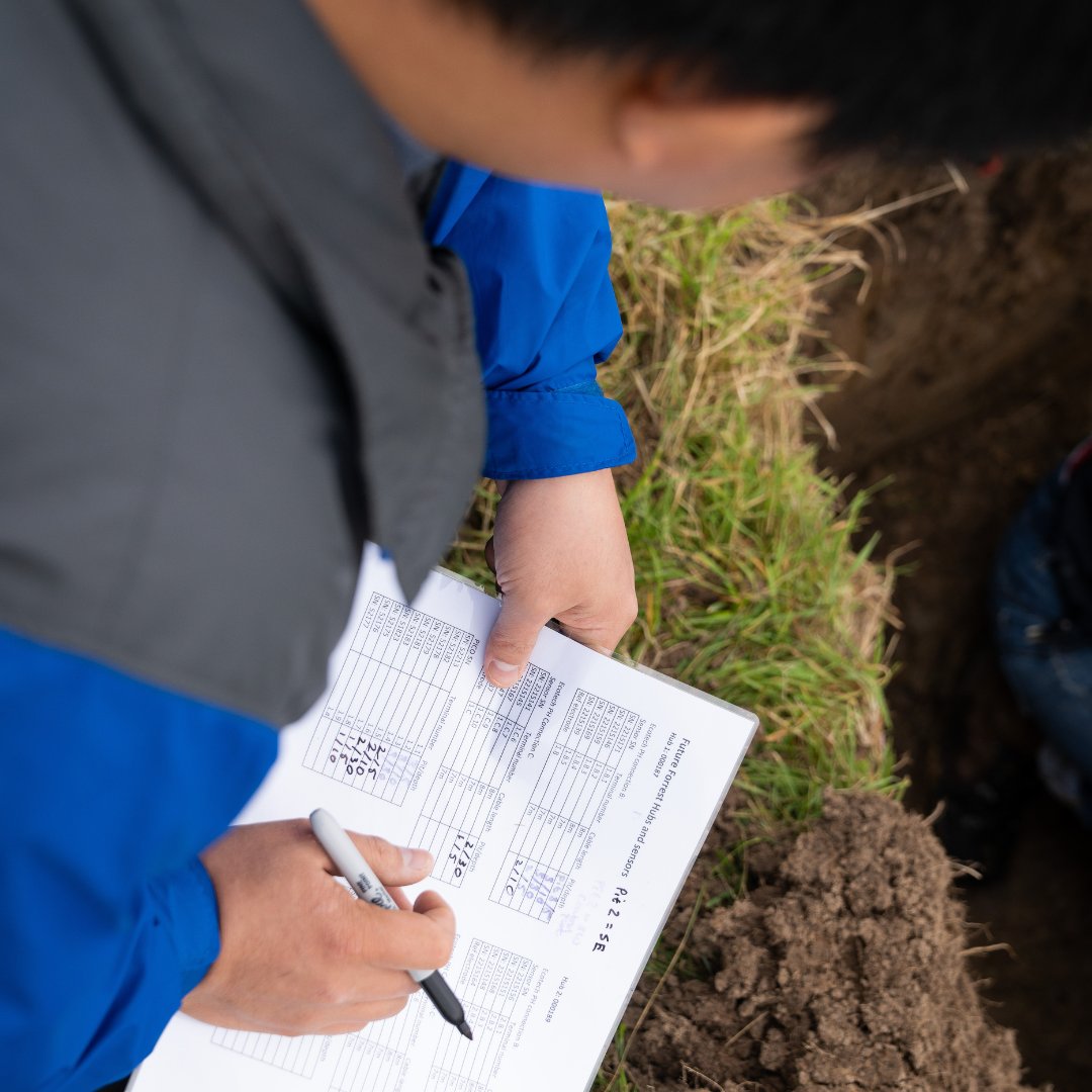 undocarbon's tweet image. UNDO has collaborated with SUERC and the School of Geographical &amp;amp; Earth Sciences at The
@uofglasgow to offer a paid PhD in Environmental Research👏 

Apply today: bit.ly/44kEj1E 🌎🌱

#UNDOCarbon #ClimateResearch #GreenJobs #GraduateJobs #ClimateAction #ClimateScience