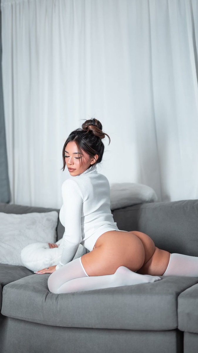 alyssOnlyFans's tweet photo. Netflix and Chill? 😽📷🤍 https://t.co/2QAEjNVBi9
