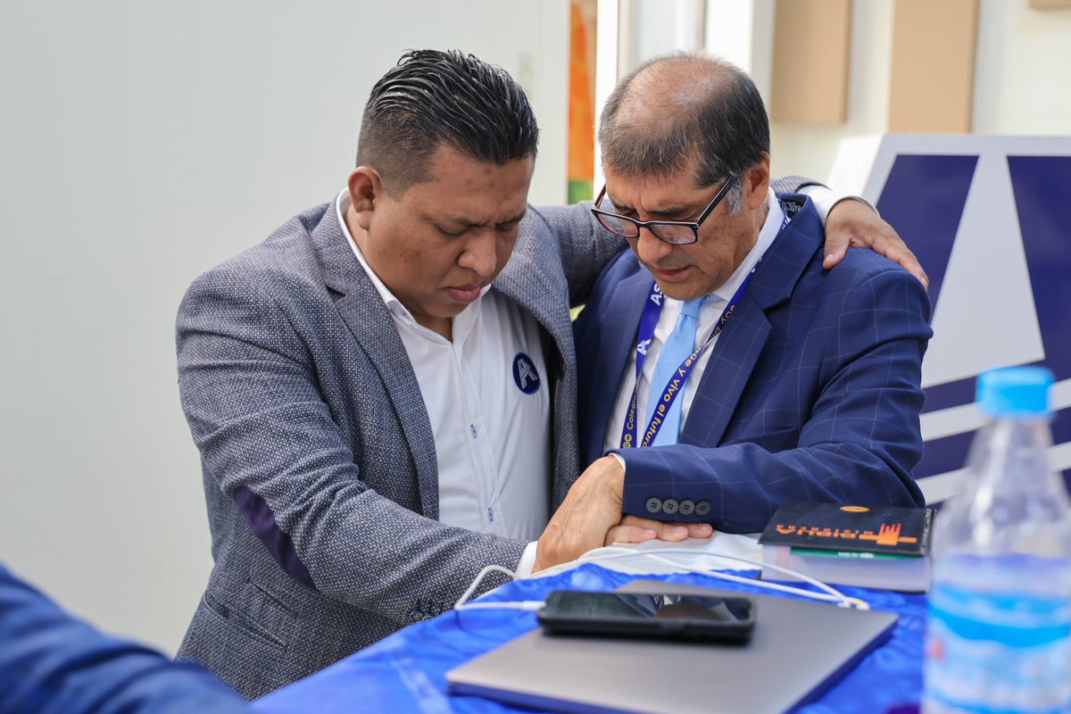AdventistasANoP's tweet photo. 🔰 Se desarrolla la Evaluación AAA 2023 de la #EducaciónAdventistaUPN para los 5 colegios de la #ASEANoP 💙 con el fin tener y brindar una educación de calidad a los alumnos. 🎉 #MásQueEnseñanza https://t.co/y9uuRB52L8