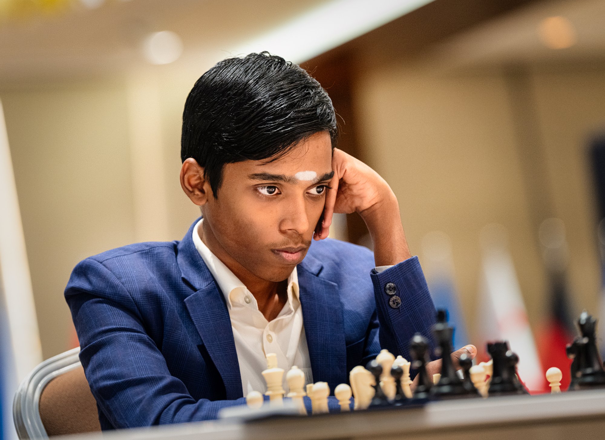 Chess.com - India on X: 🚨🚨🚨 BREAKING: Congratulations to 18-year-old  🇮🇳 GM Praggnanandhaa on reaching a #FIDEWorldCup final against  @MagnusCarlsen and confirming his qualification for the 2024 Candidates  Tournament! He defeated GM