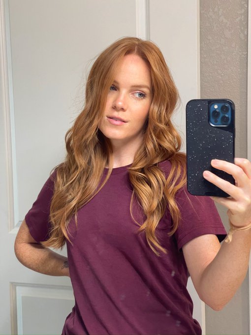 Back from vacation. You miss me 🤭 https://t.co/wg2MH5IqNJ