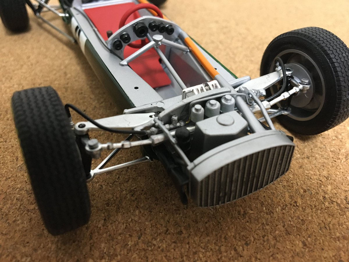 itoh_hirotaka's tweet photo. #裸で勝負します
#タミヤ
#LOTUS25
プラグコード・ブレーキホース・アクセルワイヤーなど特に目立つワイヤリング追加に留めました。
これ以上やるとモチベーション続かず完成しない気が…😅 https://t.co/iCLtNQsGkR