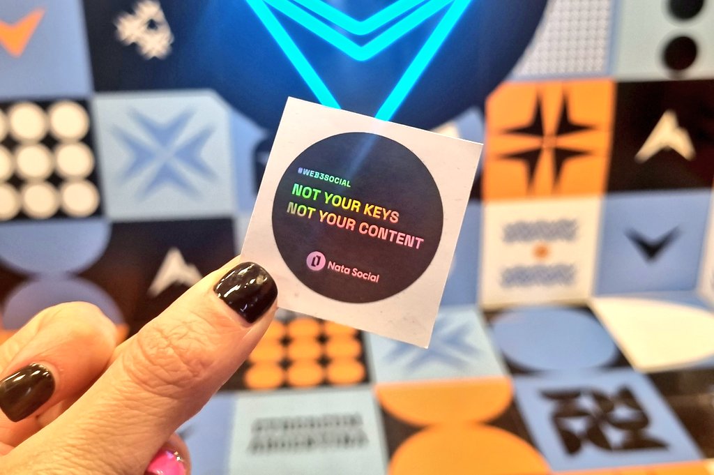 Not your keys
Not your content 

Happy monday, frens🧁