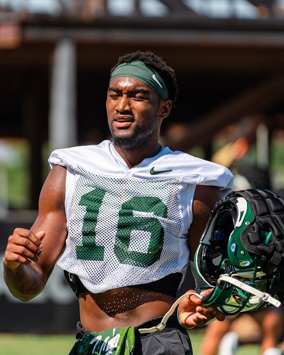 BUFootball's tweet photo. Wideout work 📸

@D1_tron @Monaray2x @hal_presley @Josh_Cameron34
@landrykinne @2_jordannn

#SicEm | #PersonOverPlayer https://t.co/vQepW85xCn