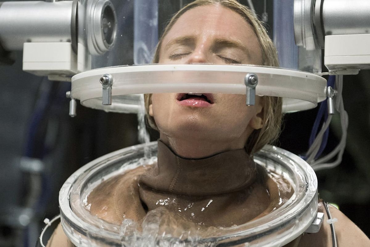 Netflix'te İzleyebileceğiniz, Beyin Orgazmı Yaşatan 18 Adet Fantastik ve Bilim Kurgu Dizileri

1- Rick and Morty (2013-)
2- Arcane (2021-)
3- Black Mirror (2011-)
4- Dark (2017-2020)
5- Stranger Things (2016-)
6- Love Death &amp; Robots (2019-)
7- Outlander (2014-)
8- Orphan Black