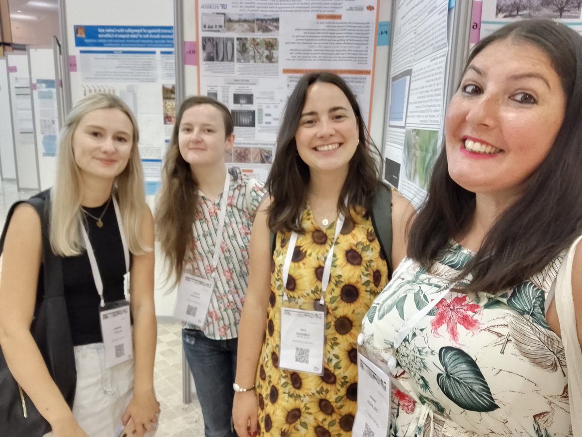 Valeria_orl7's tweet photo. Some @FeraScience staff at @icpp2023 in Lyon.
Come to see us at the poster session and discuss about our research for Plant Health! 🌱
@AshleighEllio17 @holiines @mognotthemoogle https://t.co/ulwSmptznp