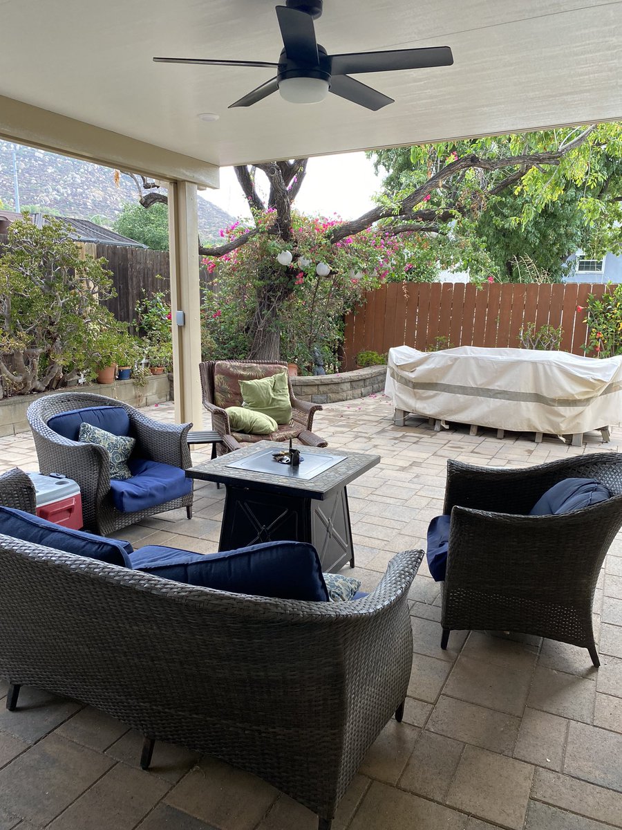 Roman_OT_Empire's tweet image. Post Hurricane Hilary. We will rebuild!🤣 #hurricanehilary #itrained #SanDiego