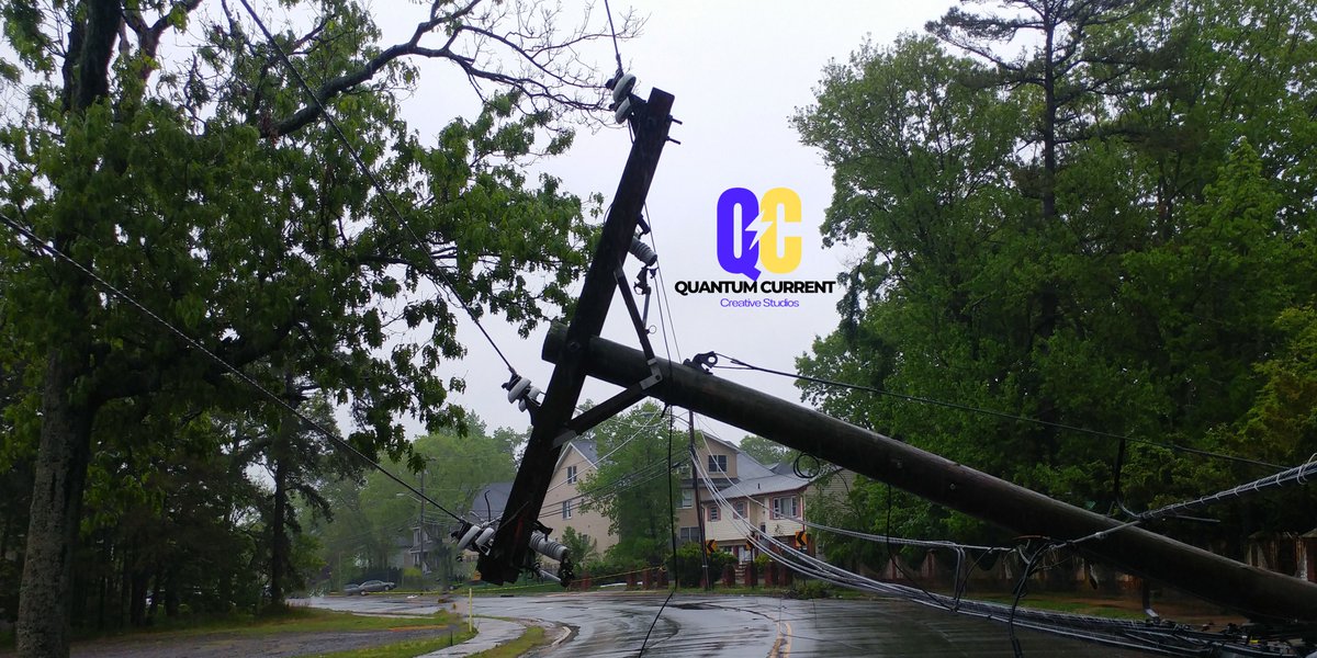 Quantum_Current's tweet image. 🌦️ Ever wondered what powers the immense energy of tropical storms? It's warm ocean water! 📷 When the sea's surface heats up, it fuels these swirling giants of the sky. 📷📷  #NatureNexus #QuantumCurrent #LosAngeles #HurricaneHillary #HurricaneHilary #Hilary