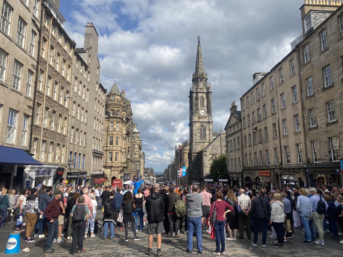 Clare39235261's tweet photo. Always good to be home but even more so during the festival. A near-perfect Edinburgh day. https://t.co/7usHnQ537r
