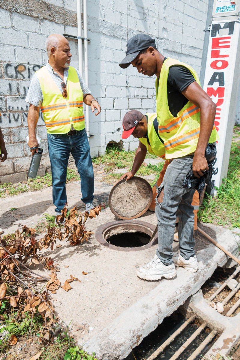 Quiero pedirles que sigan las medidas de seguridad dispuestas por el paso de la tormenta Franklin. Las brigadas de <a href="/AlcaldiaDN/">Alcaldía DN</a> están realizando trabajos preventivos en la ciudad y nuestros <a href="/BomberosDn/">BomberosDN</a> están colaborando con la <a href="/defensacivil/">Mauricio alexis | ♥️ Memecoin</a> y el <a href="/COE_RD/">COE</a> en lugares de alto riesgo.