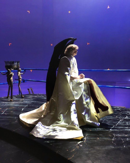 #TheSandman S1 behind-the-scenes photos, featuring the wonderful Gwendoline Christie as Lucifer 🔥