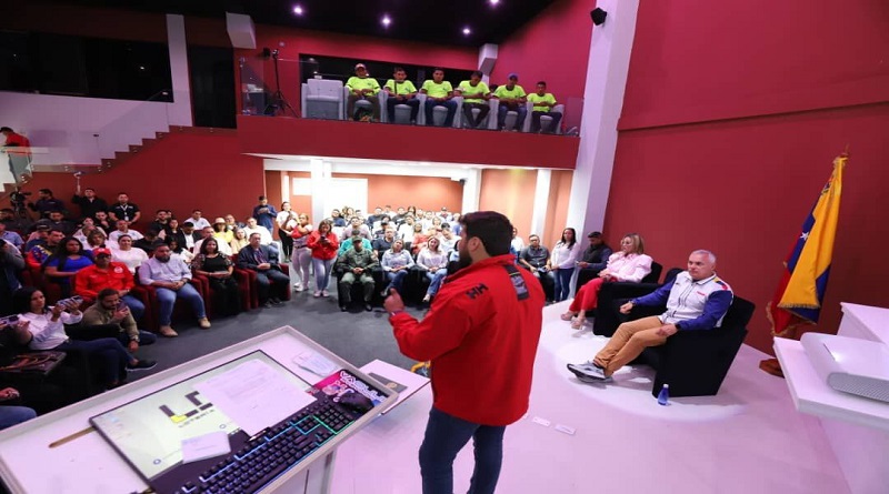 Instalan Órgano Superior de Turismo en Monagas 
goo.su/mLgATLI  
#ConversaitoConMaduro