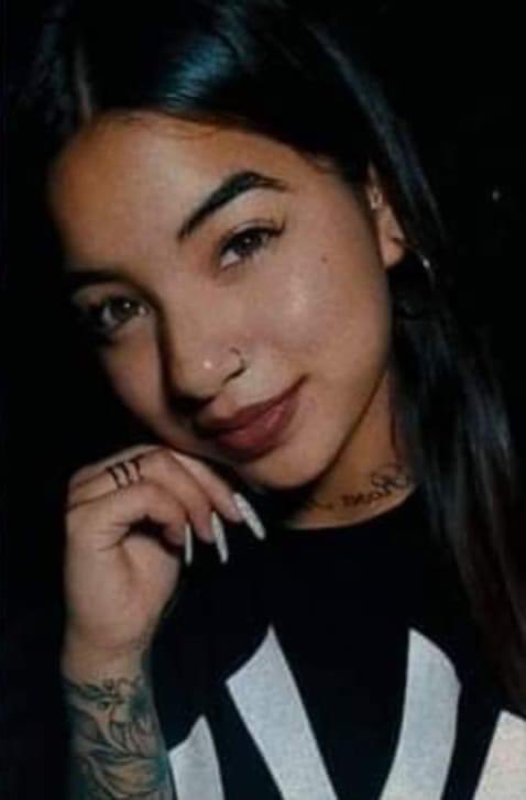GlodeJo07's tweet photo. También nos hace falta Arely Fernanda Torres Vega, adolescente de 16 años desaparecida en Lagos de Moreno, Jalisco (así es otra desaparición más en Jalisco) el 28 de abril. 
A Arely la sacaron a la fuerza de su trabajo y la llevaron a su casa para despedirse de su familia.
La familia interpuso su denuncia para reportar la desaparición de Arely Fernanda pero la @FiscaliaJal después de casi 4 meses, no les ha dado ninguna noticia sobre el caso.  
Si la fiscalía no ayuda, ayudemos nosotros.
Difundan para que más gente sepa sobre Arely.