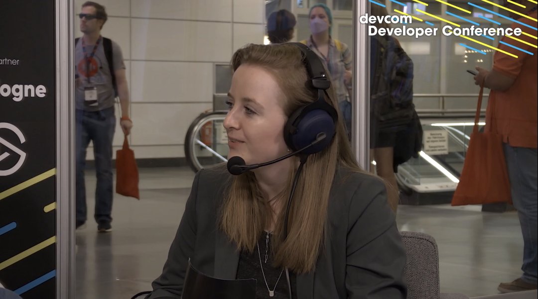 RayaOnAir's tweet image. Durch eine sehr kurzfristige Absage eines größeren Moderationsjobs habe ich während der Gamescom Tage ab Donnerstag 15 Uhr, Freitag, Samstag, Sonntag komplett frei und würde mich über Moderationsmöglichkeiten freuen.
(z.B. krankheitsbedingter Ausfall)
Englisch auch möglich 👍