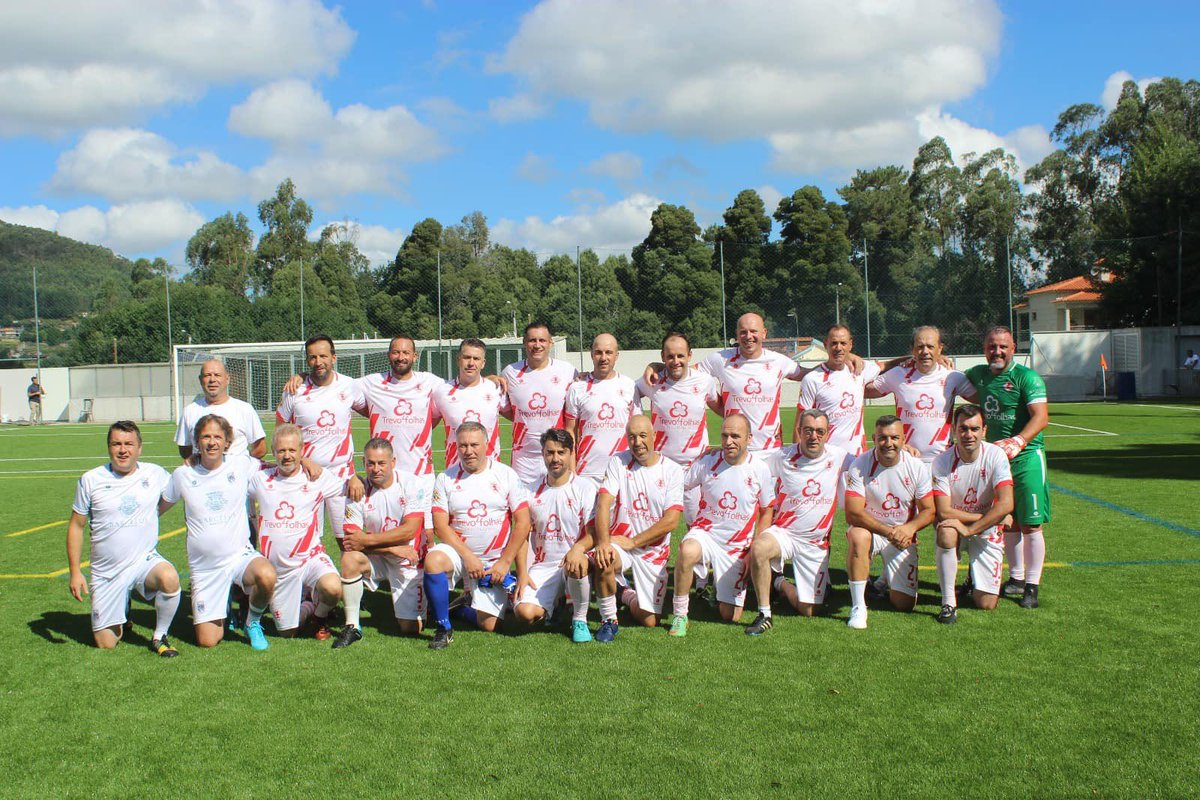 m_constantino4's tweet photo. Ontem, a propósito do 48º aniversário do Grupo Desportivo Águas Santas, participei no Jogo de Futebol das Velhas Guardas, que juntou antigos jogadores do clube e presidentes de junta de freguesias de Barcelos. Foi um momento muito agradável! Obrigado pelo convite. https://t.co/PgRIsbJT3a