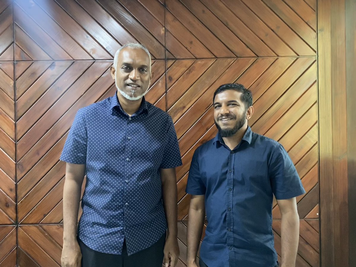 MoosesSiraj's tweet photo. ރިޔާސީރޭހުގައި ޑރ. މުއިއްޒު @MMuizzu އަށް ތާއީދުކުރަން އަޅުގަނޑު ނިންމައިފިން. 

2018 ވަނަ އަހަރު ރިޔާސީ އިންތިހާބުގައި ލާމު އަތޮޅުން އެމްޑީޕީ ކެނޑިޑޭޓް ކުރި ހޯދިކަމުގައިވިޔަސް މިއިންތިހާބުގައި އަޅުގަނޑުމެން އެކަން ބަދަލުކުރާނަން. 
#IbuNoonGotheh
#Muizzu2023 
#DrMuizzuSembe2023 https://t.co/1FNs9aVrB4