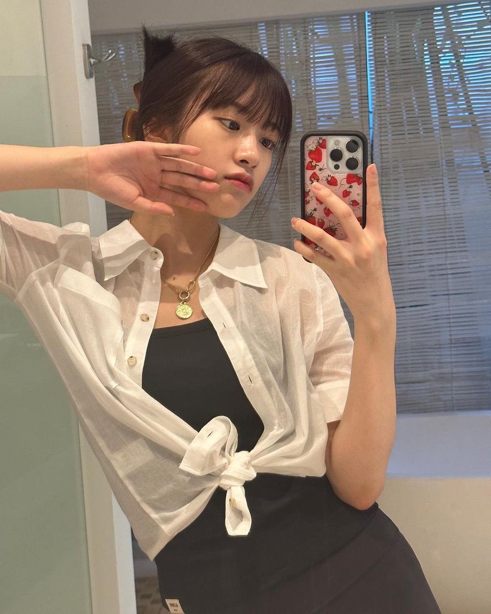 yuddinxgive's tweet photo. ──☆   𝙃𝙖𝙫𝙚 𝙖 𝙝𝙚𝙖𝙧𝙩, 𝙙𝙤 𝙮𝙤𝙪𝙧 𝙥𝙖𝙧𝙩. 𝙎𝙖𝙫𝙚 𝙩𝙝𝙚 𝙗𝙤𝙣𝙤𝙗𝙨

Sometimes you gotta be a beauty and a beast! Inner beauty needs no makeup. 💄 https://t.co/1DnM6eoysG