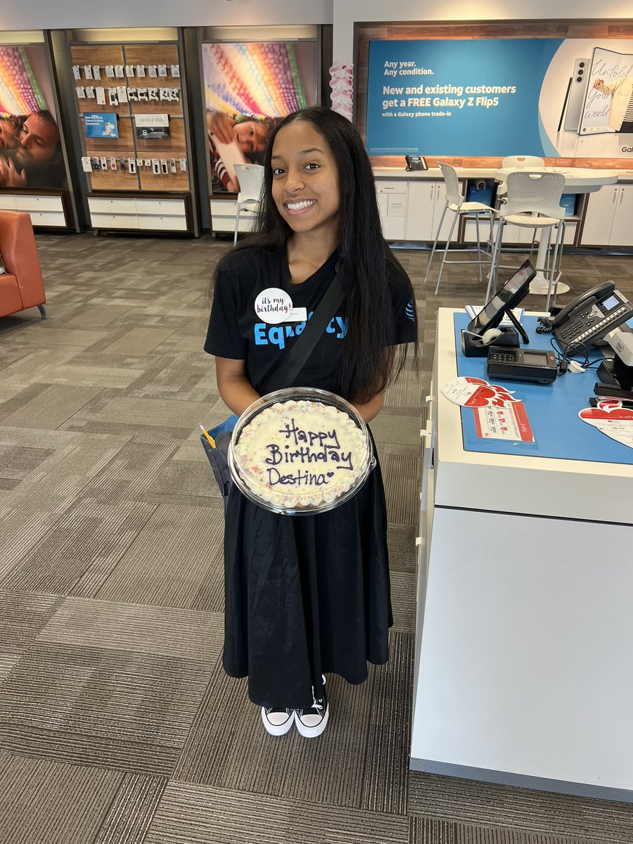 Mya 🤍 (@_myadrake_) on Twitter photo Happy 21st Birthday to our BEAN!! 🥳
<a href="/_QueenDestina_/">Destina Beana</a> <a href="/CoachMel__/">Coach Mel🍃</a> <a href="/SamJones1911/">Samuel Jones Jr</a>
#GOATS #BIGFRIENDLY #HAPPYBIRTHDAY Happy 21st Birthday to our BEAN!! 🥳
<a href="/_QueenDestina_/">Destina Beana</a> <a href="/CoachMel__/">Coach Mel🍃</a> <a href="/SamJones1911/">Samuel Jones Jr</a>
#GOATS #BIGFRIENDLY #HAPPYBIRTHDAY