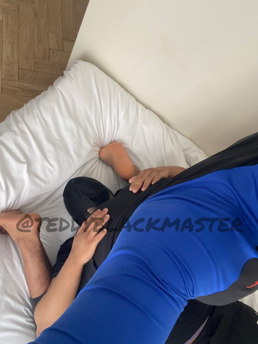 Il a pris un billet venir à paris pour me décrasser les yeps et bouffer mon cul 😈

<a href="/under_alpha/">👣under ALPHA FEET👣</a>  just come to Paris for clean my foot and eat my ass🐕

#findom #cashmaster  #moneyslave #cashmeet #slowdrain #feetmaster #feetslave #feetfetish #find #paypigs