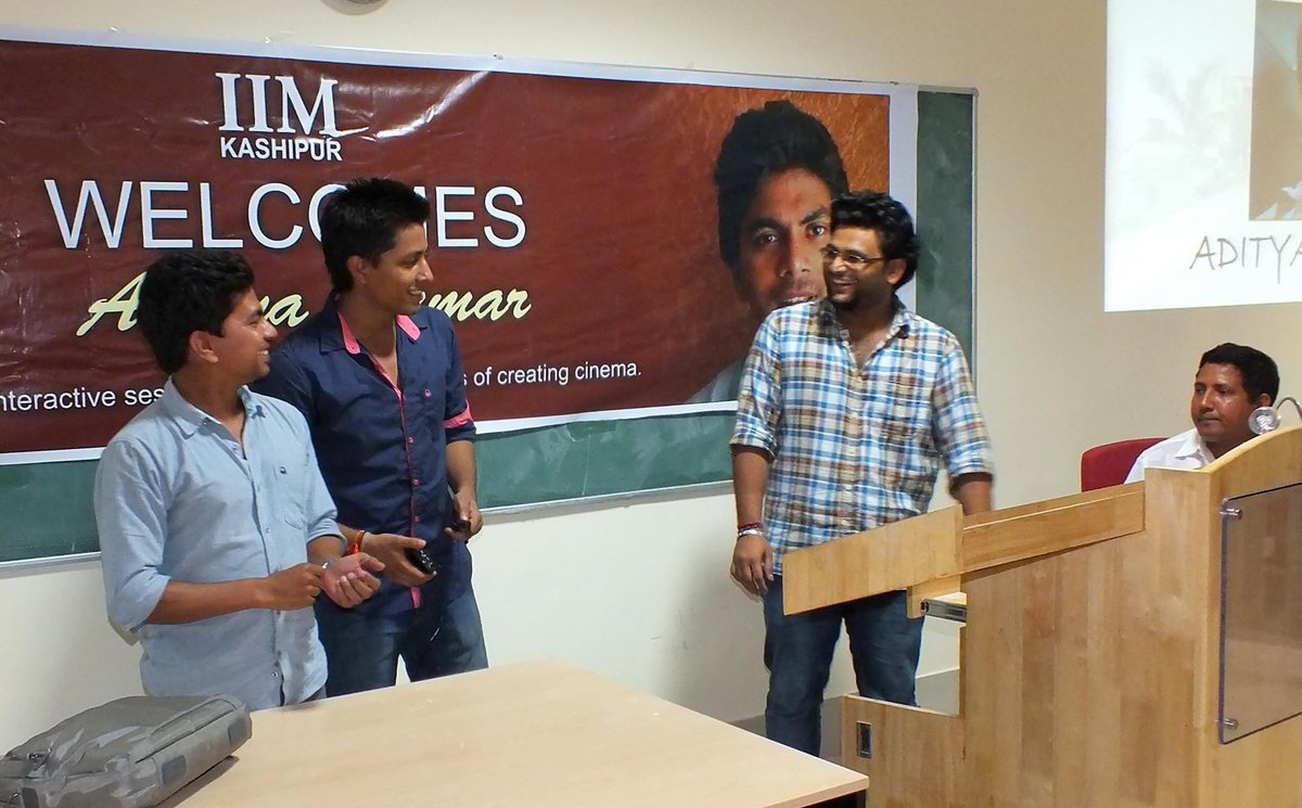 PranavMatraaPPS's tweet photo. 10 years since this picture @TheAdityaKumar and it aptly showed up on my timeline on #worldseniorcitizensday 😅
Courtesy: @drbahar &amp; @IIMKsp 
#gangsofwasseypur https://t.co/bjFwzgi7pq