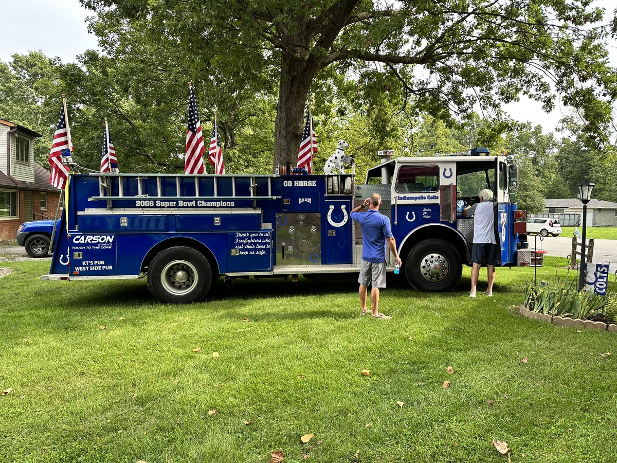 Colts Caveman tweet media