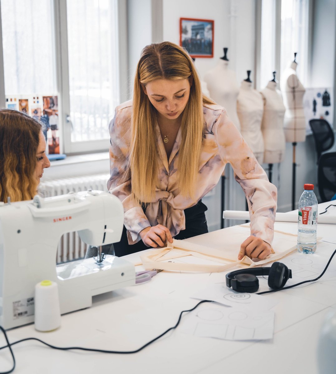 modart___'s tweet photo. Vous habitez près de Lille et vous souhaitez étudier à MODART International ? 

MODART est implanté sur le Campus Sciences U Lille et propose aux étudiants à proximité, l’accès à ses formations.  

@sciencesulille ✨

#lille #modartinternational #ecoledemode #fashion #studentlife https://t.co/PyCiS9dIav