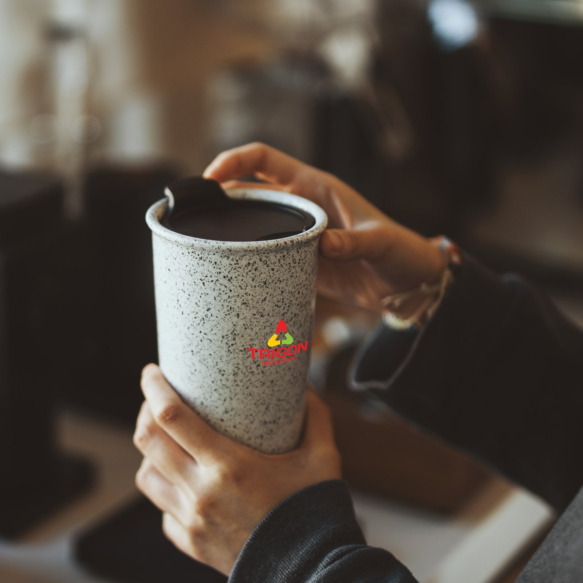 Logomark's tweet photo. The Perka® Salento 14 oz. Double Wall Ceramic Tumbler is spill-proof and is top-shelf dishwasher safe. All Perka products are part of the give back program Shelter to Soldier. https://t.co/yIbww4SBQD #perka #ceramictumbler #14oztumbler https://t.co/fBJZpkOx0h