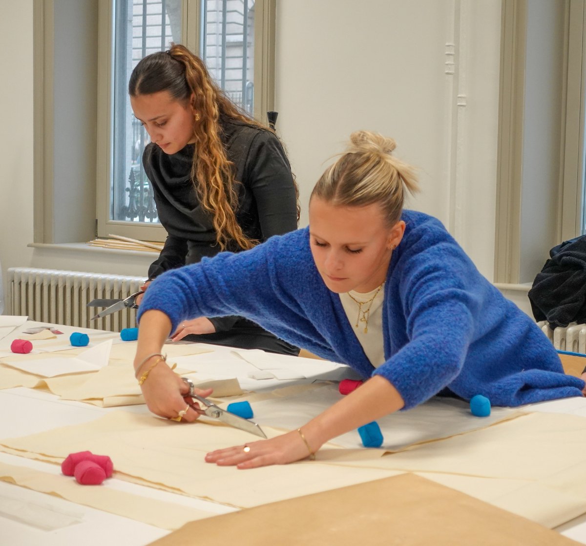 modart___'s tweet photo. Vous habitez près de Lille et vous souhaitez étudier à MODART International ? 

MODART est implanté sur le Campus Sciences U Lille et propose aux étudiants à proximité, l’accès à ses formations.  

@sciencesulille ✨

#lille #modartinternational #ecoledemode #fashion #studentlife https://t.co/PyCiS9dIav