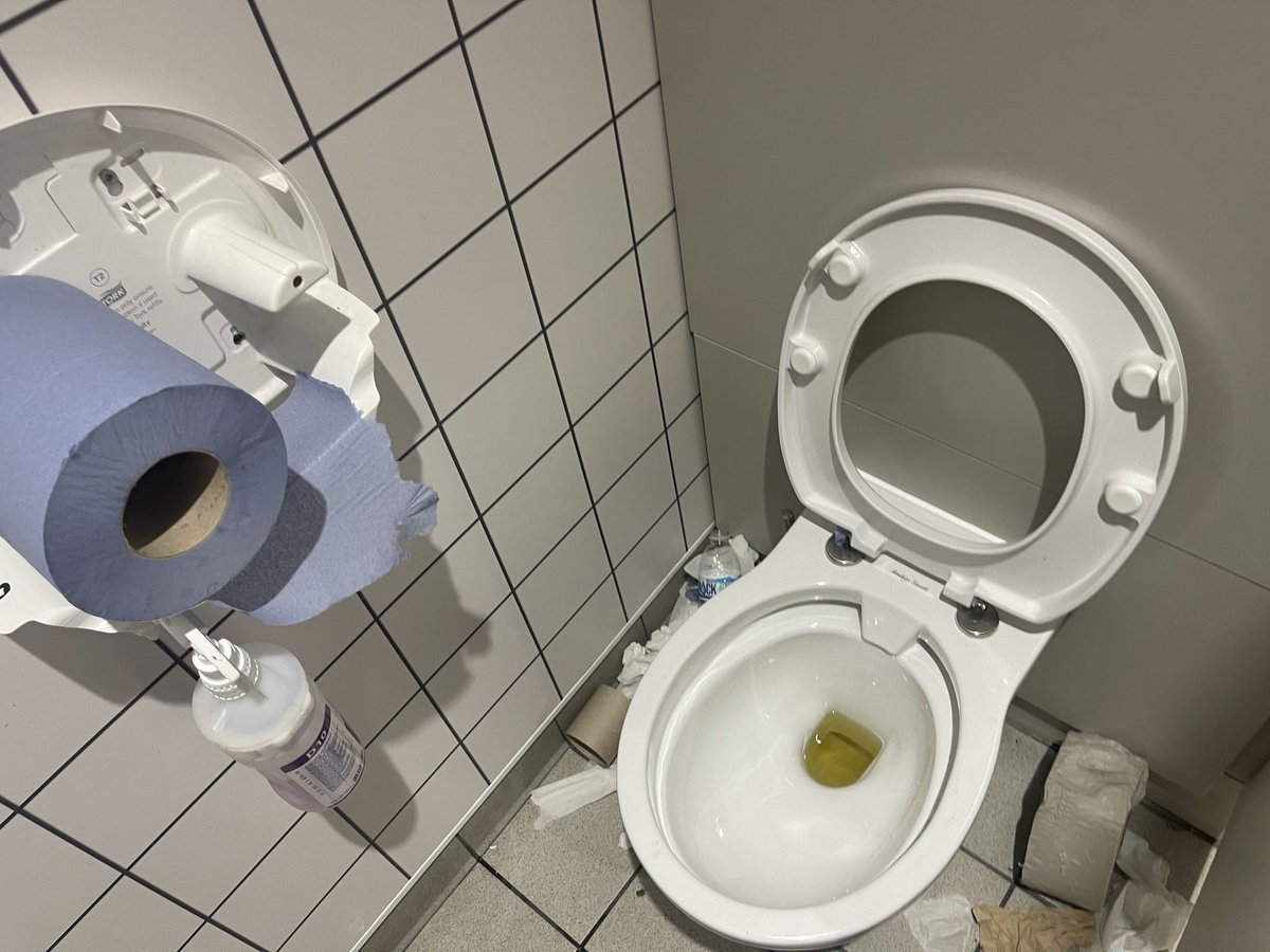 FeedMeMusic's tweet photo. @Grocery_Trader They’ve not improved their customer toilets!! https://t.co/ZQoUoeNJrE